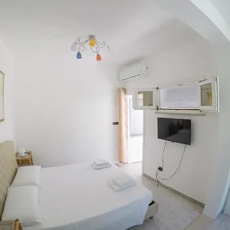Balcone Sul Mare Di Castro Apartment *