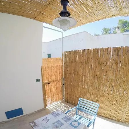 Balcone Sul Mare Di Castro Apartment *